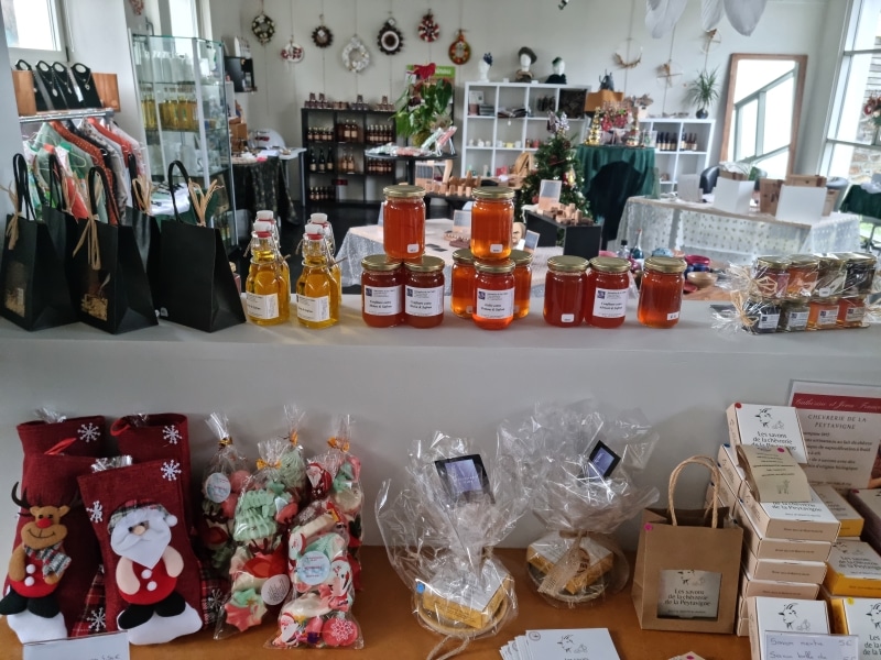 Boutique de Noël Oradour sur Vayres